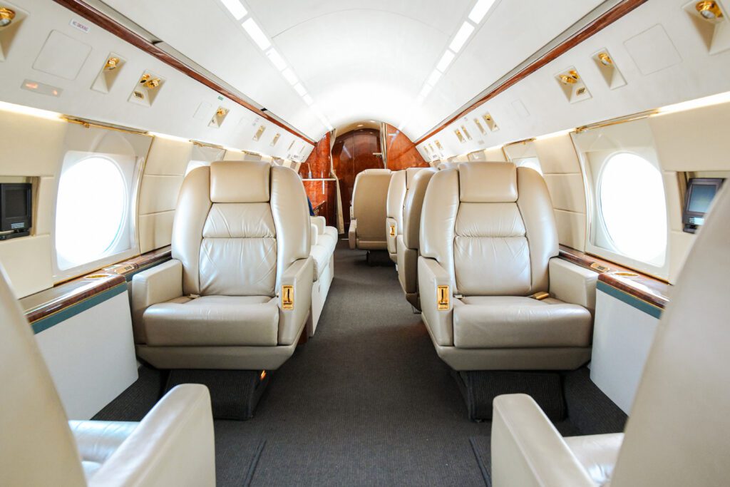 N129NS Gulfstream GIV-SP interior